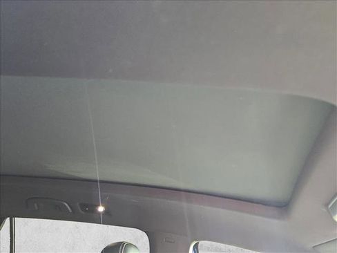 Used 2021 Volkswagen Atlas Cross Sport SEL R-Line w/ Cross Sport MDO Package image 23