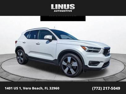 Used 2021 Volvo XC40 T5 Momentum w/ Premium Package