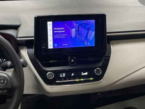 Used 2025 Toyota Corolla LE FWD image 31