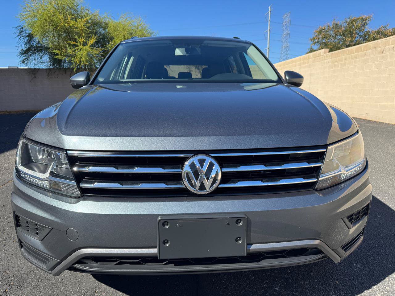 Used 2021 Volkswagen Tiguan SE FWD image 2
