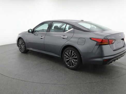 Used 2025 Nissan Altima 2.5 SV image 6