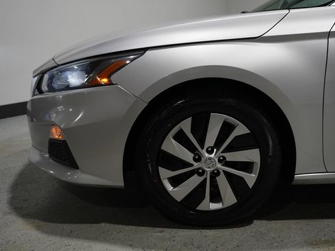 Used 2020 Nissan Altima 2.5 S image 3