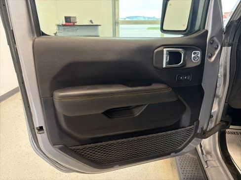 Used 2021 Jeep Wrangler Unlimited Sahara AWD/4WD image 39