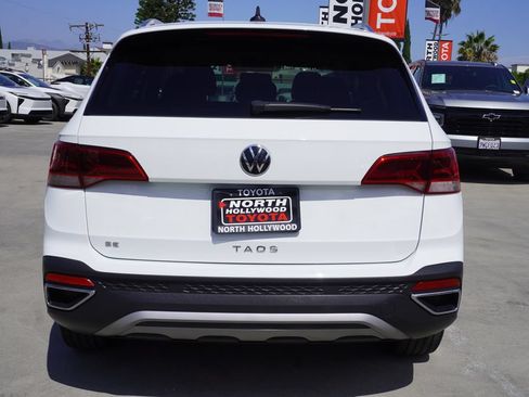 Used 2022 Volkswagen Taos SE FWD image 6