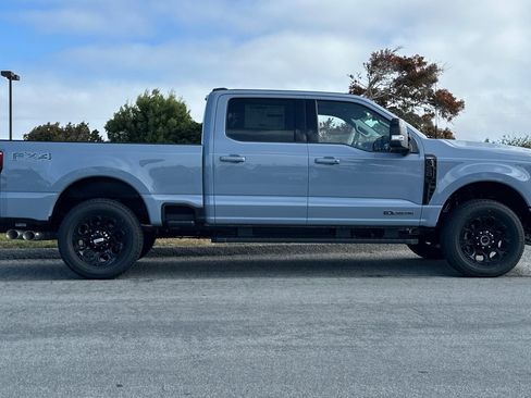 New 2026 Ford F250 Lariat w/ Black Appearance Package AWD/4WD image 6