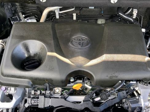 Used 2025 Toyota RAV4 XLE FWD image 32