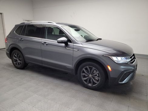 Used 2022 Volkswagen Tiguan SE image 11