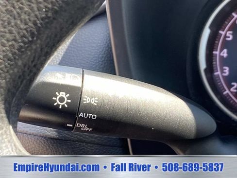 Used 2025 Toyota RAV4 XLE AWD/4WD image 19
