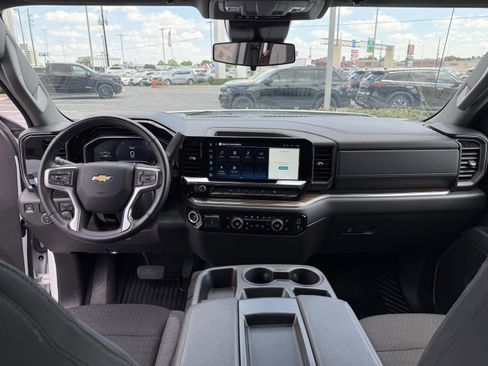 Used 2025 Chevrolet Silverado 1500 LT image 20