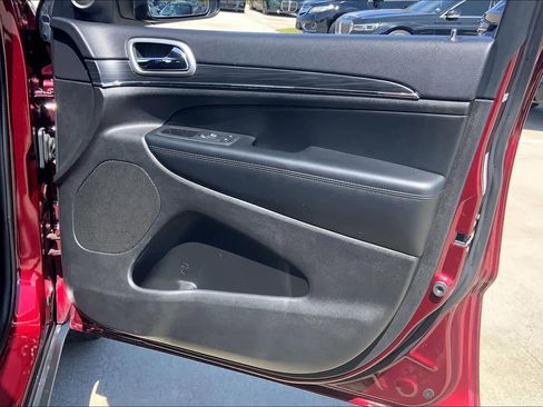 Used 2019 Jeep Grand Cherokee Limited image 26