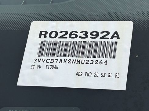 Used 2022 Volkswagen Tiguan SE R-Line image 33