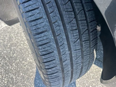 Used 2023 Porsche Macan Turbo image 36