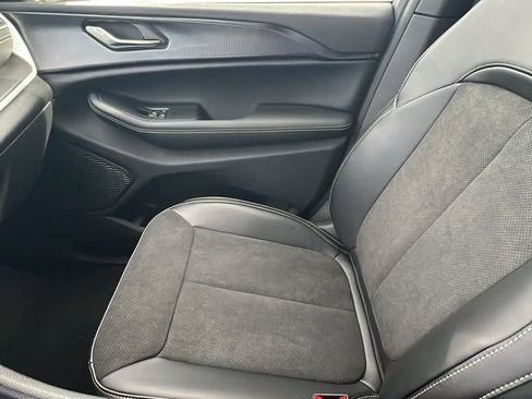 New 2025 Jeep Grand Cherokee L Altitude image 12