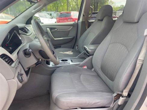 Used 2013 Chevrolet Traverse LS FWD image 10