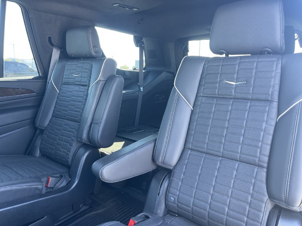 Used 2024 Cadillac Escalade Premium Luxury Platinum w/ LPO, Floor Liner Package AWD/4WD image 28