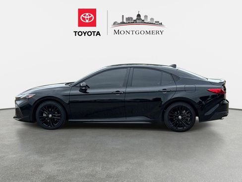 Used 2025 Toyota Camry SE FWD image 6