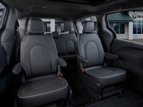 New 2026 Chrysler Pacifica Limited w/ S Appearance Package AWD/4WD image 18