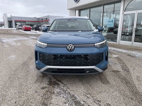 New 2026 Volkswagen Tiguan SE image 3