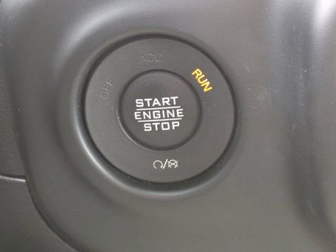 Used 2020 Jeep Gladiator Overland image 25