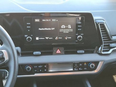 Certified 2025 Kia Sportage LX image 11