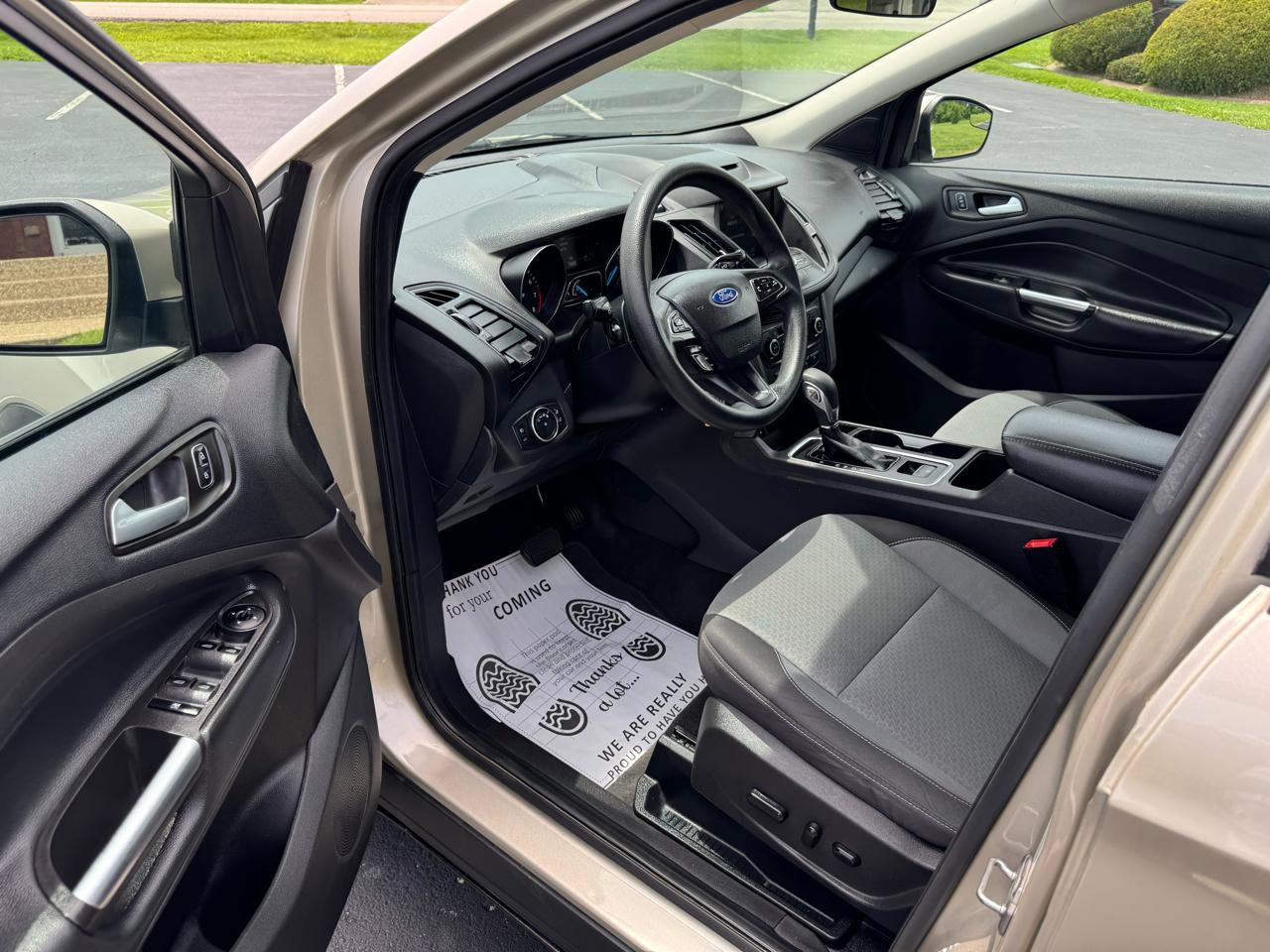 Used 2018 Ford Escape SE w/ SE Sync 3 Package AWD/4WD image 14