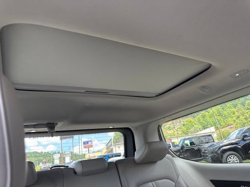 Used 2023 Jeep Wagoneer Series II w/ Premium Group I AWD/4WD image 32