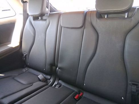 Used 2026 Kia Carnival FWD image 16