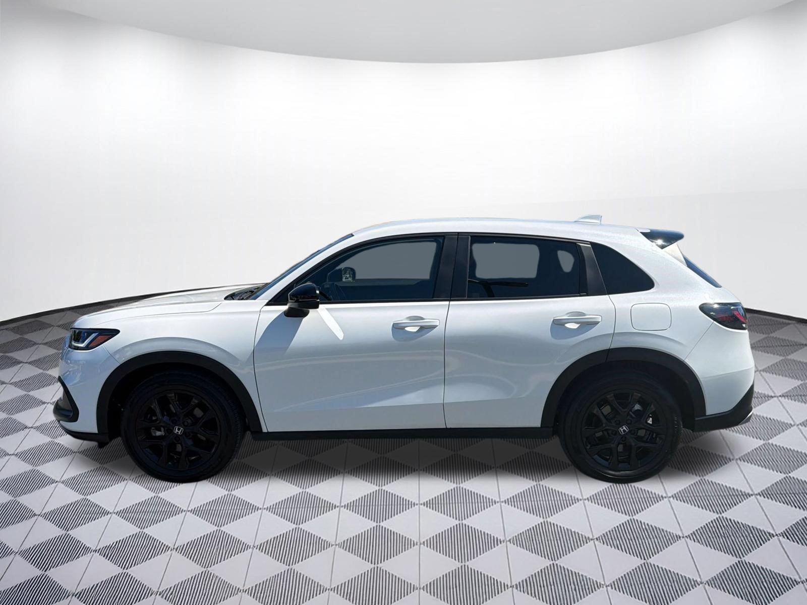 Used 2024 Honda HR-V Sport image 2
