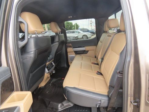 Used 2023 Ford F350 Lariat w/ Lariat Ultimate Package AWD/4WD image 19