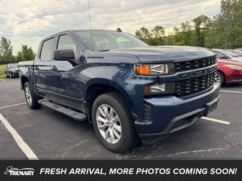 Used 2020 Chevrolet Silverado 1500 Custom w/ Custom Value Package AWD/4WD image 1