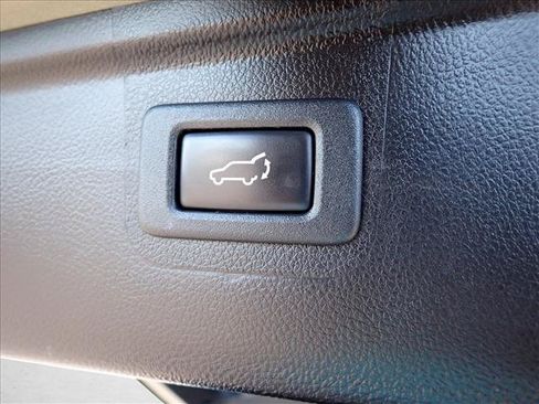 Used 2019 Subaru Outback 2.5i Premium AWD/4WD image 9