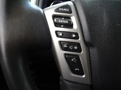 Used 2018 Nissan Titan SV w/ SV Convenience Package AWD/4WD image 7