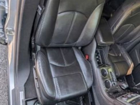 Used 2014 GMC Acadia SLT AWD/4WD image 19