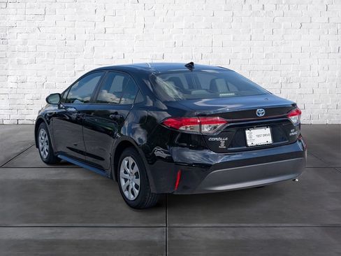 Used 2023 Toyota Corolla LE w/ Carpet Mat Package (TMS) FWD image 5