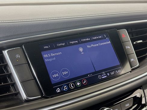 Used 2023 Buick Enclave Essence image 21