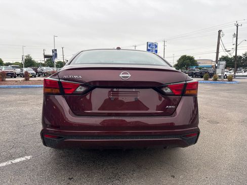 Used 2025 Nissan Altima 2.5 SV AWD/4WD image 3