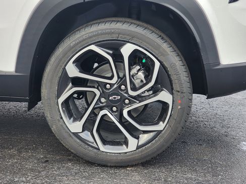 New 2026 Chevrolet Trax RS w/ Sunroof Package image 9