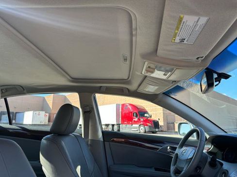 Used 2010 Toyota Avalon XLS image 13
