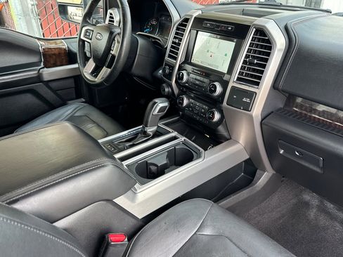 Used 2016 Ford F150 Platinum w/ Equipment Group 701A Luxury image 15