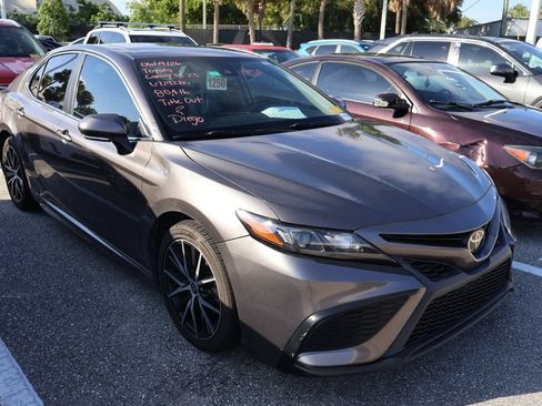 Used 2023 Toyota Camry SE w/ Convenience Package FWD image 6