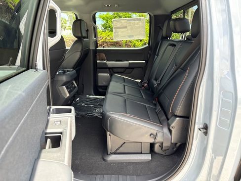 New 2026 Ford F250 Lariat w/ Black Appearance Package AWD/4WD image 31