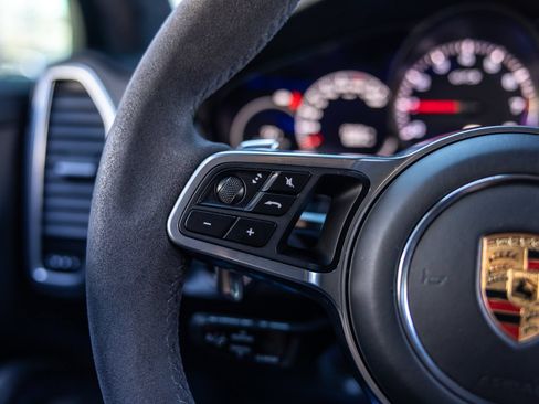 Certified 2023 Porsche Cayenne GTS AWD/4WD image 31