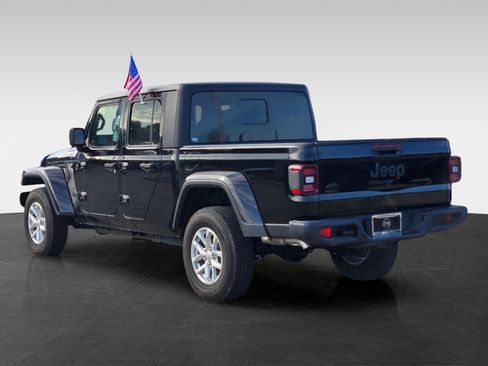 Used 2023 Jeep Gladiator Sport image 6