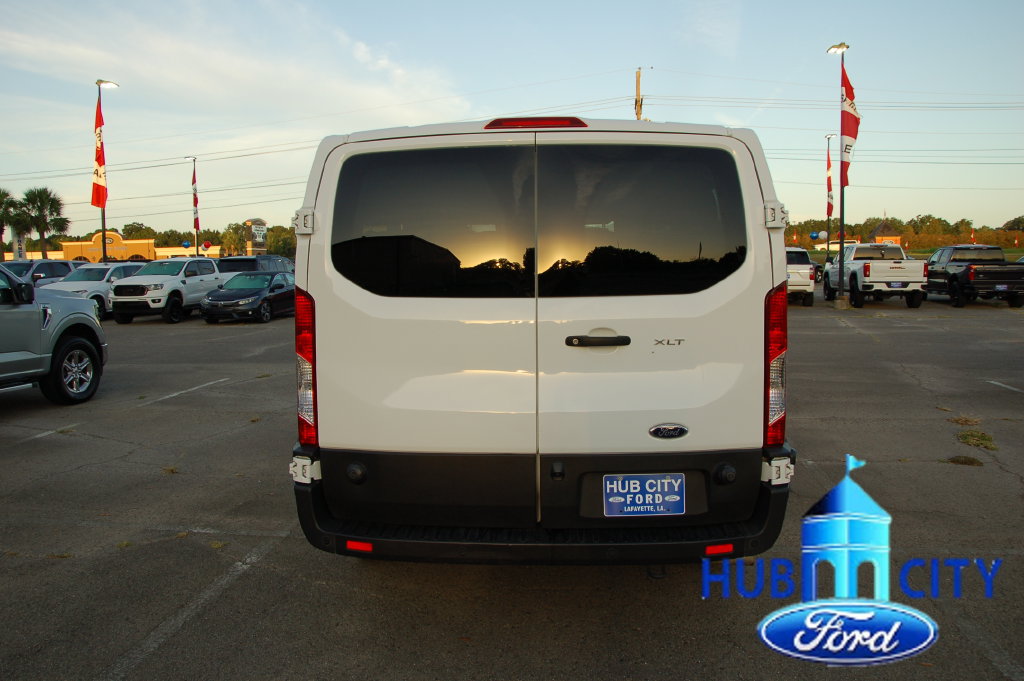 Used 2024 Ford Transit 350 XLT RWD image 4