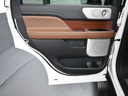 Certified 2023 Lincoln Navigator Reserve AWD/4WD image 24