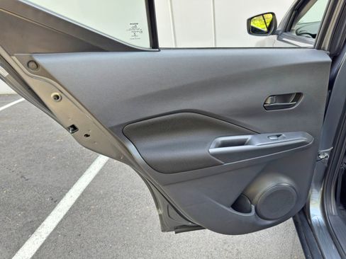 Used 2021 Nissan Kicks S image 35