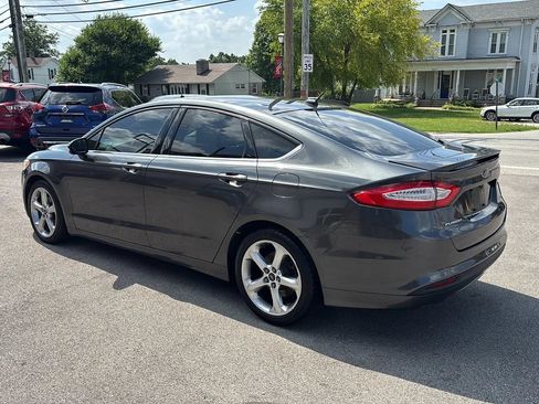 Used 2015 Ford Fusion SE w/ Equipment Group 201A FWD image 9