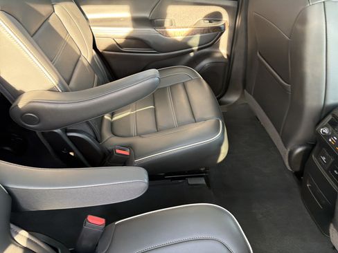Used 2023 GMC Acadia Denali w/ Denali Technology Package FWD image 86