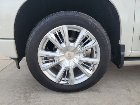 Used 2024 Chevrolet Silverado 1500 High Country image 21