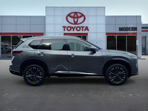 Used 2026 Nissan Rogue Platinum w/ Platinum Premium Package AWD/4WD image 9